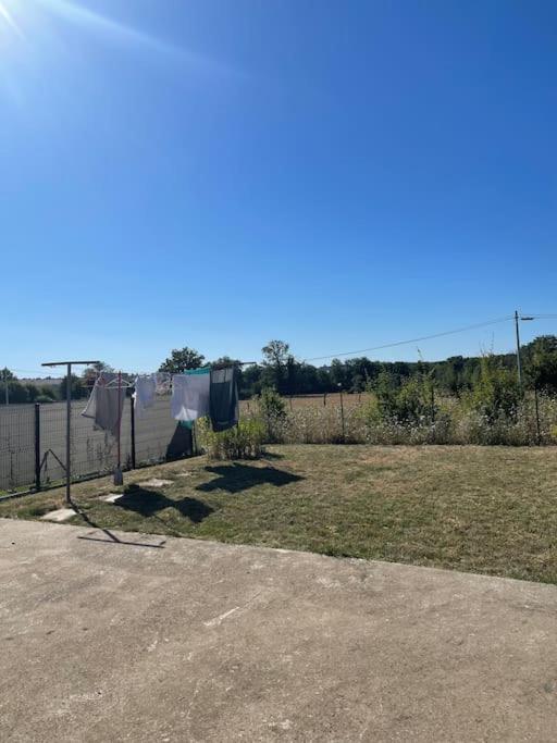 Une Maison Equipee Et Simple. Nevers Exterior foto